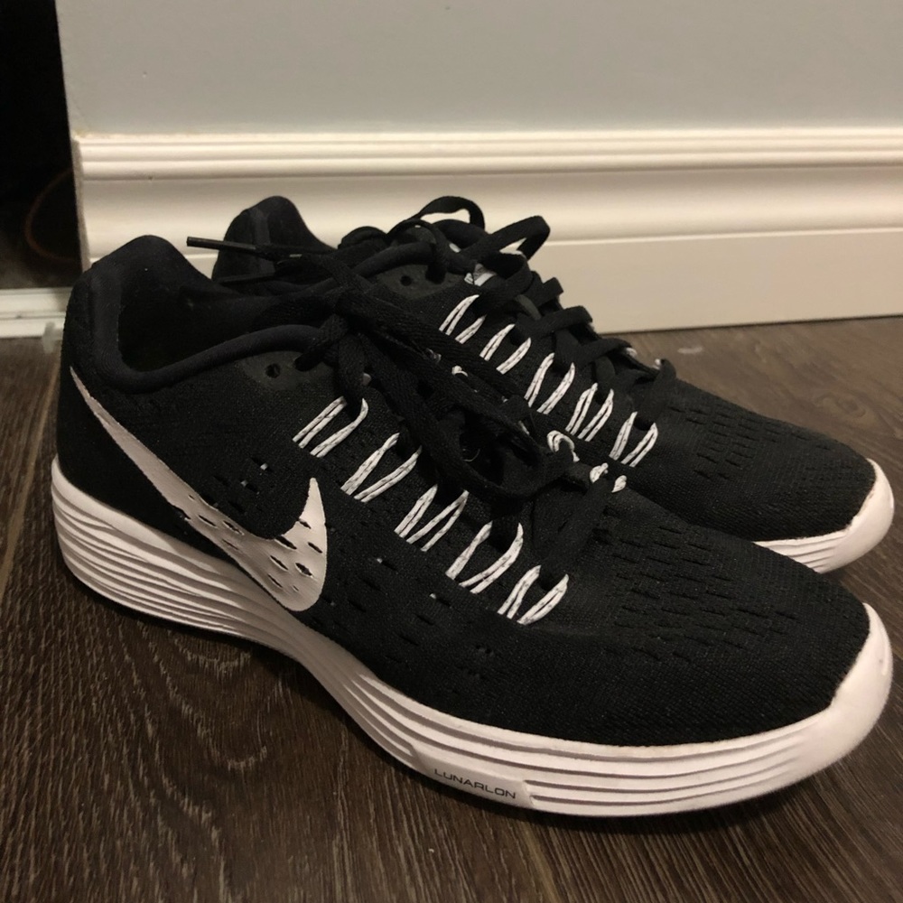 Nike Lunartempo athletic shoe